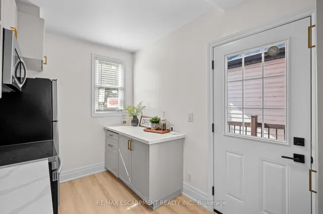 Additional image 7 of 102 Gibson Ave