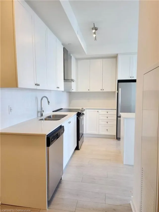 Additional image 4 of 55 Duke St Unit 1001