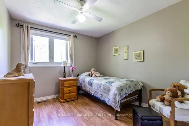 Additional image 19 of 109 Wilson St Unit 14