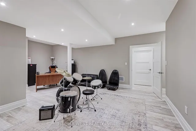 Additional image 34 of 18 Windy Ridge Dr