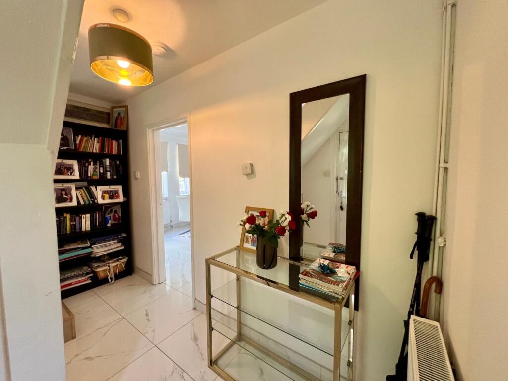 Additional image 2 of Roundfield Avenue, Harpenden, Hertfordshire, AL5