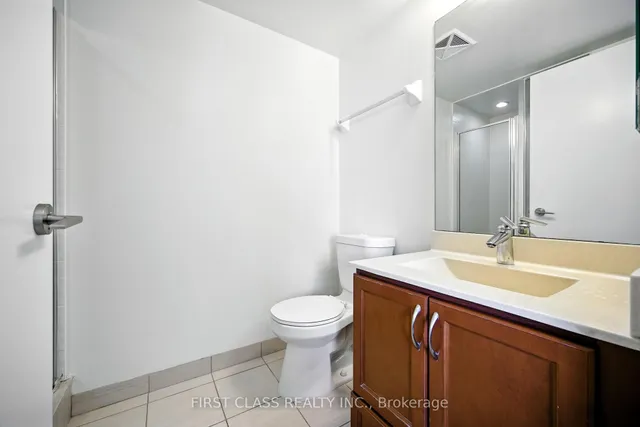 Additional image 22 of 135 Village Green Sq Unit 822