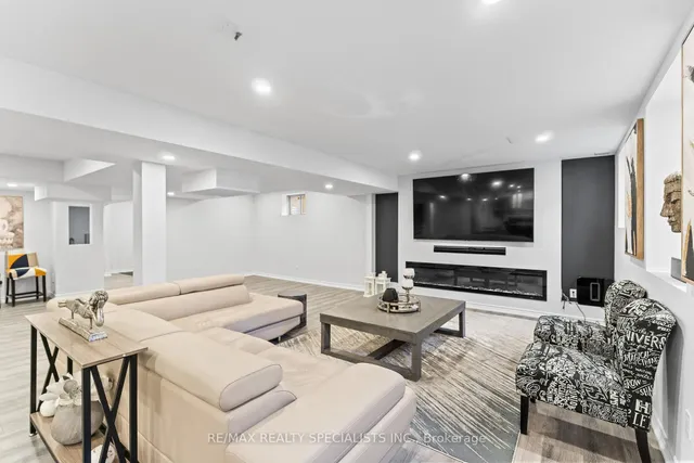 Additional image 39 of 21 Lauderhill Rd