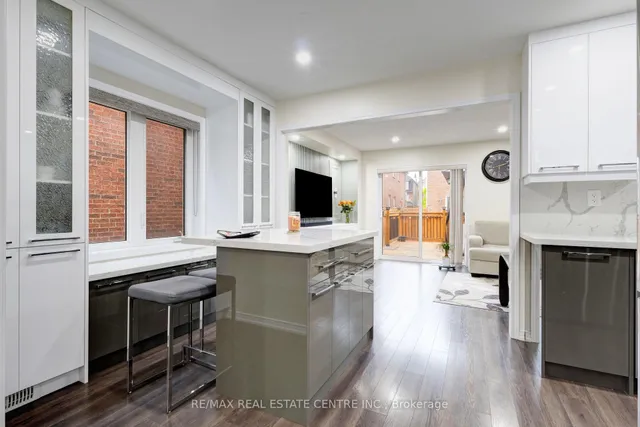 Additional image 9 of 11 Hoover Rd