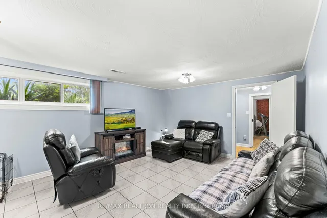 Additional image 21 of 4 Peacham Cres