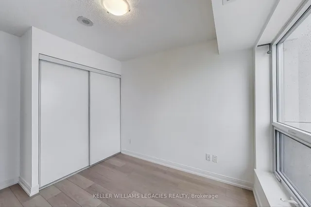 Additional image 10 of 181 Village Green Sq Unit 719