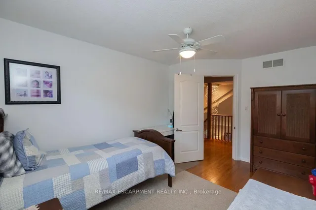 Additional image 22 of 10 Shadeland Cres