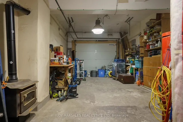 Additional image 43 of 29 Case St