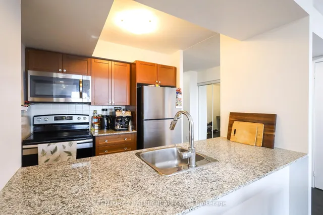 Additional image 9 of 125 Village Green Sq Unit 3707