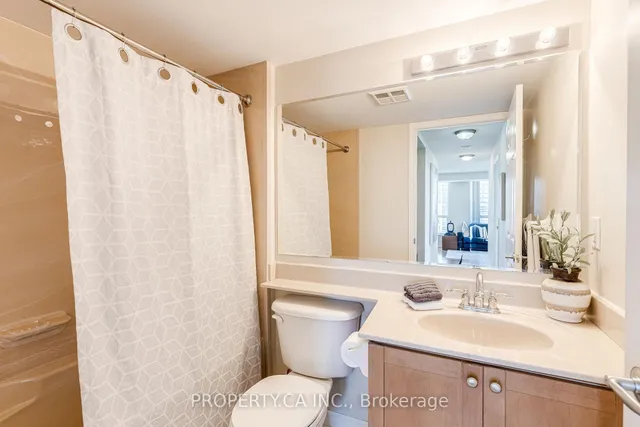 Additional image 19 of 70 High Park Ave Unit 1003