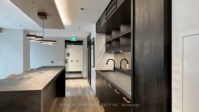 Additional image 15 of 327 King St Unit 1005