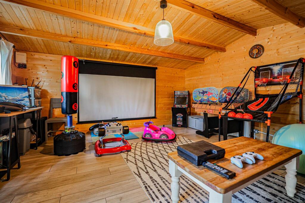 Additional image 39 of Park Field, Markyate, St. Albans, AL3