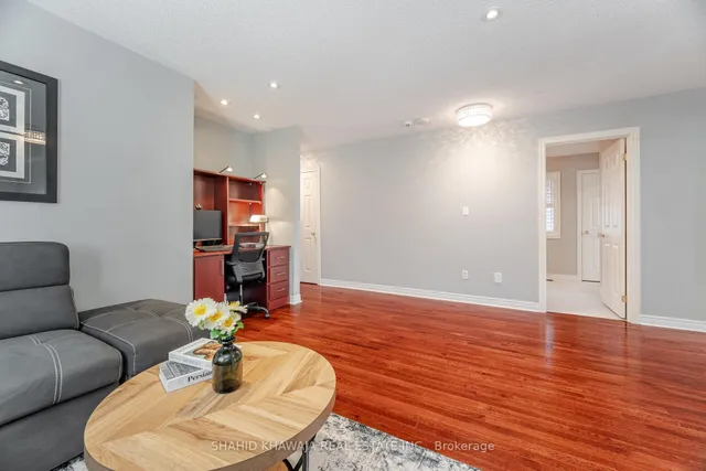 Additional image 22 of 355 Bessborough Dr