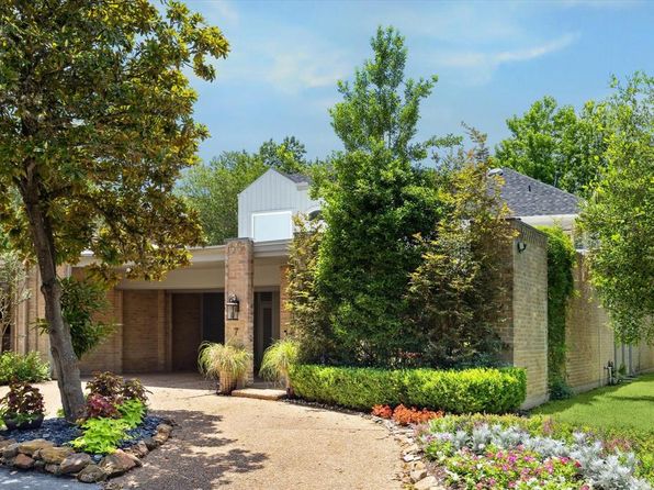 7 Woodstone St, Houston, TX 77024