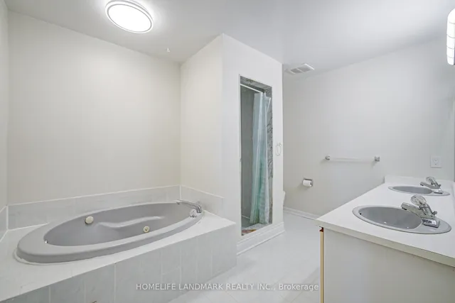 Additional image 36 of 2006 Glenada Cres Unit 27