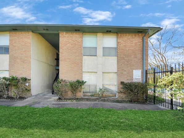 8326 Jorine Dr, Houston, TX 