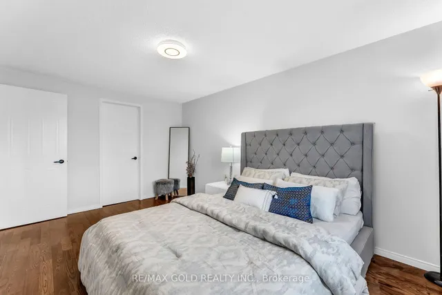Additional image 37 of 90 Mooregate Cres Unit 34