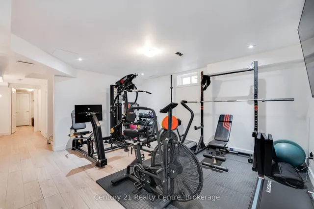 Additional image 28 of 741 Wettlaufer Terr