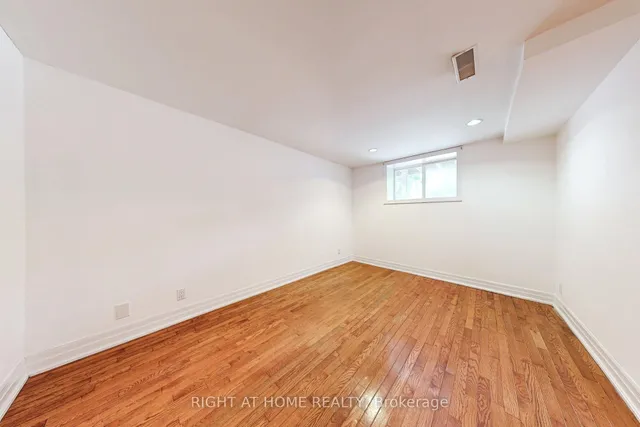 Additional image 27 of 170 Queens Ave