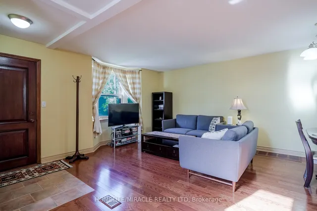 Additional image 37 of 220 Glen park Ave