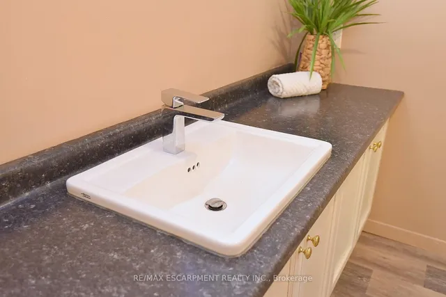 Additional image 15 of 449 Mary St