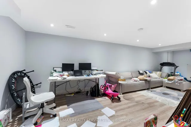 Additional image 30 of 94 Guildford Cres Unit 94