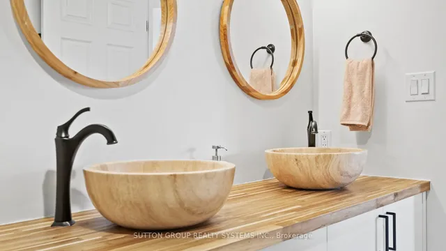 Additional image 23 of 22 Southport St Unit 433