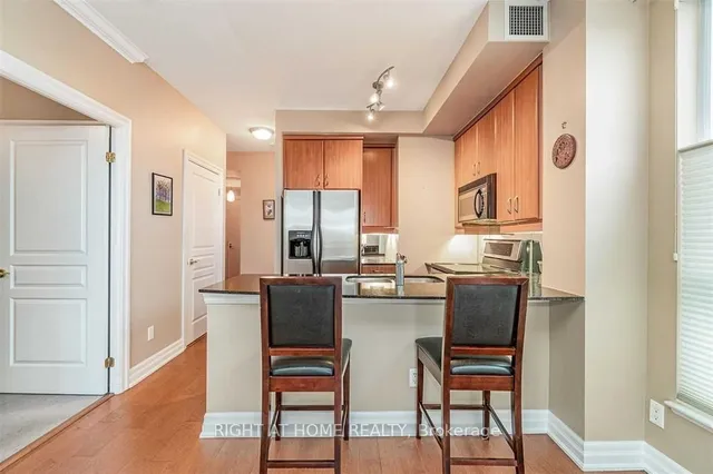 Additional image 9 of 2087 Lake Shore Blvd Unit 207