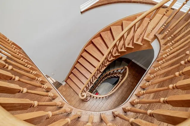 Additional image 20 of 23 Lawnview Dr