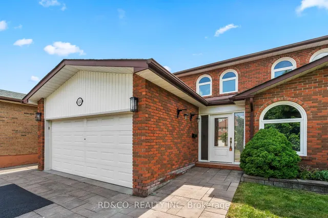 114 Agincourt Dr