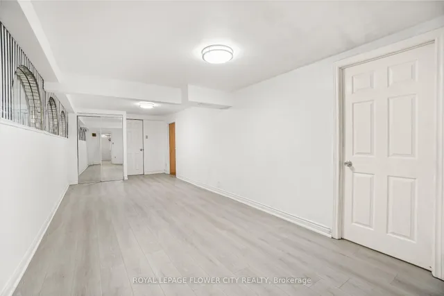 房产图片 42 - 167 SHOREHAM Dr