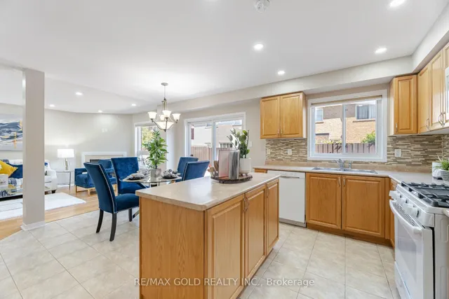 Additional image 18 of 26 Bushmill Circ