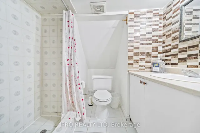 Additional image 41 of 14 Saddleback Sq