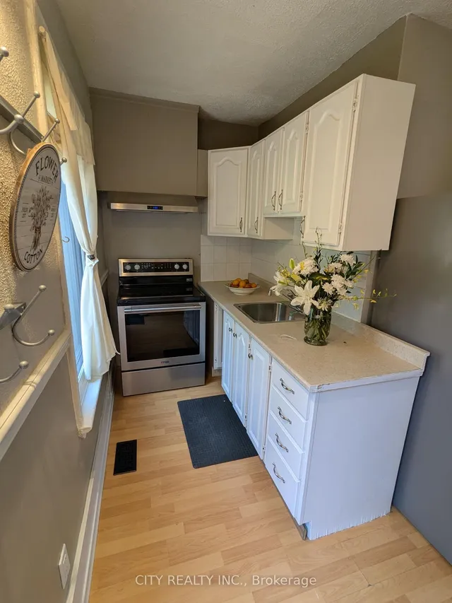 Additional image 13 of 54 Grandville Ave