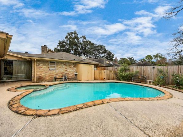 13307 High Star Dr, Houston, TX 77083