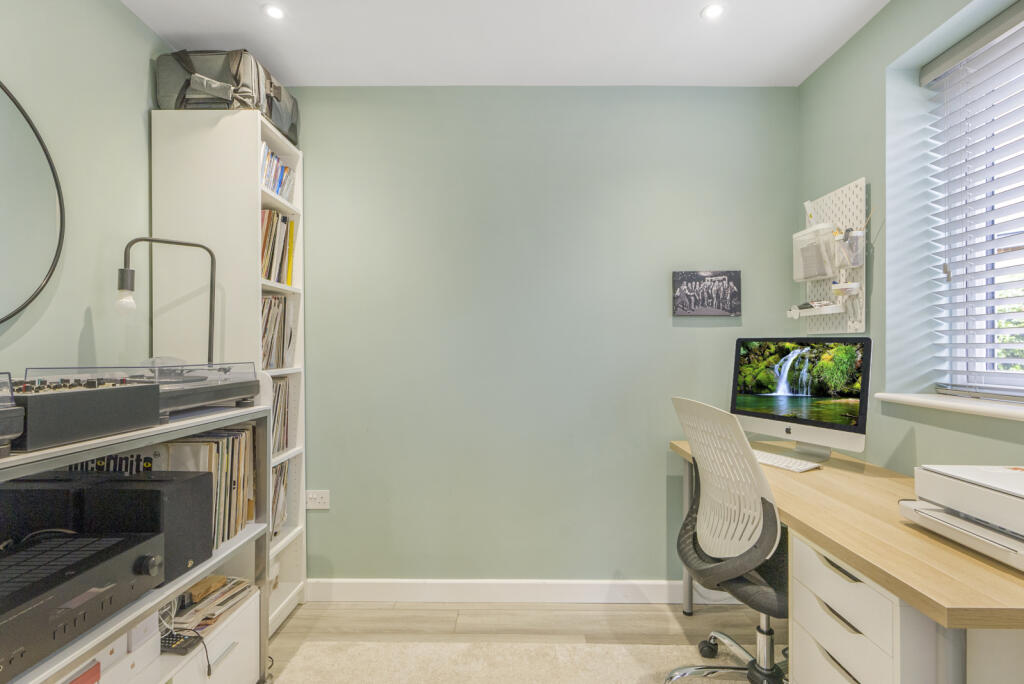 Additional image 15 of Laburnum Grove, St. Albans, Hertfordshire, AL2