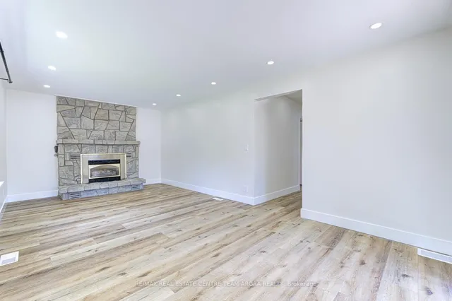 Additional image 20 of 178 Cloverdale Ave