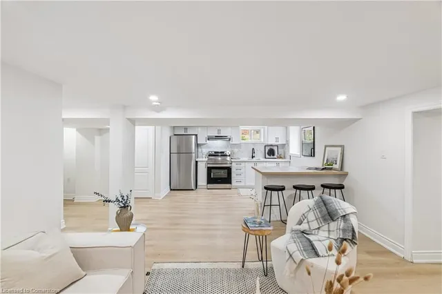 Additional image 18 of 220 Holmesdale Ave