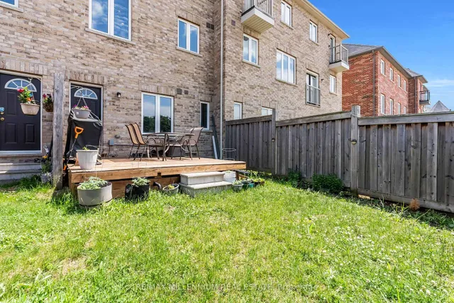 Additional image 44 of 14 Kayak Hts