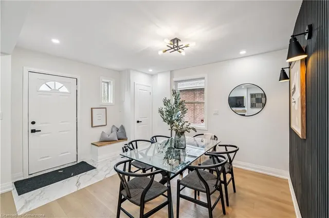 Additional image 15 of 220 Holmesdale Ave