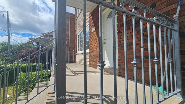 Additional image 29 of 300 Earlscourt Ave