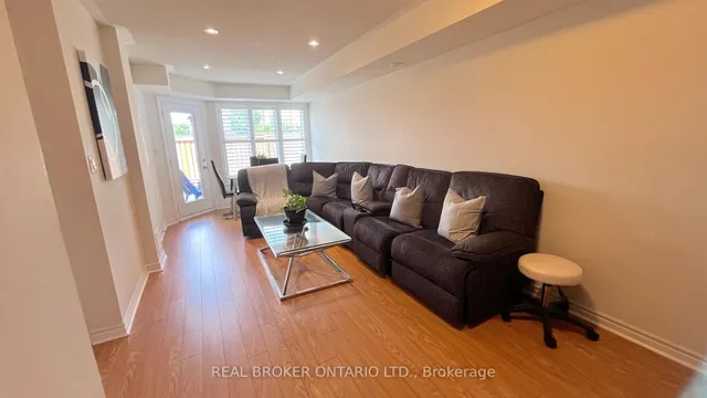 Additional image 14 of 13 EATON PARK Lane Unit 29