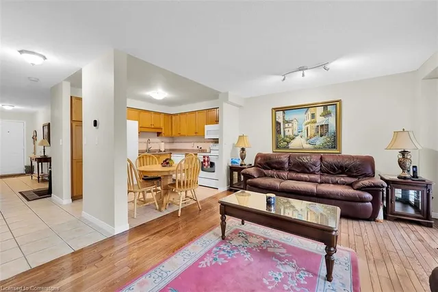 房产图片 6 - 10 Cadham Blvd 单元17