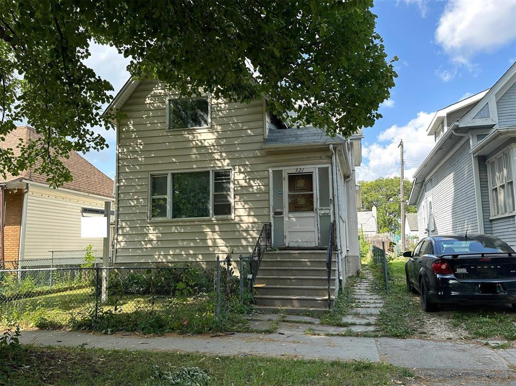 921 Winnipeg Avenue|Winnipeg, Manitoba R3E0S1