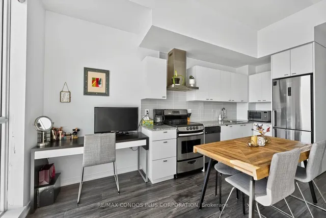 Additional image 4 of 51 East Liberty St Unit 2415