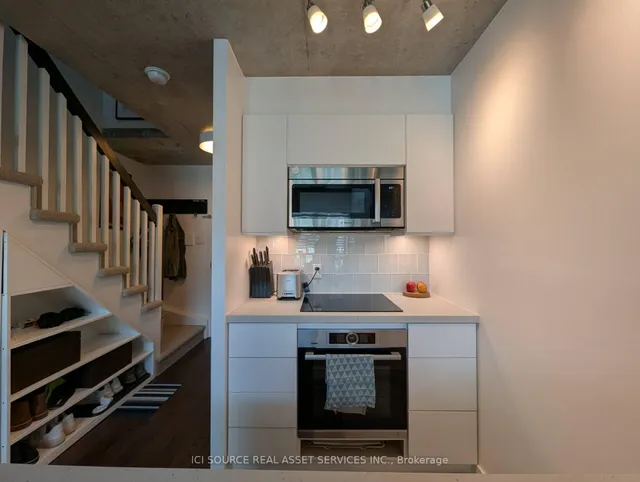 Additional image 6 of 954 King St Unit 319