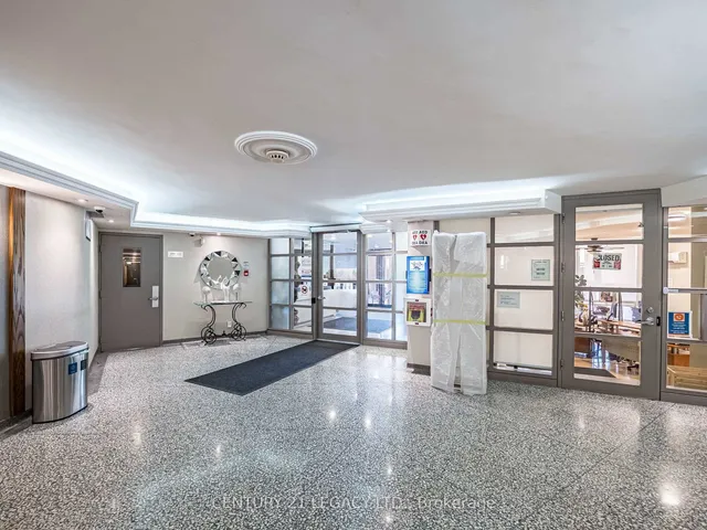 房产图片 3 - 多伦多西大道551号西区商场310单元