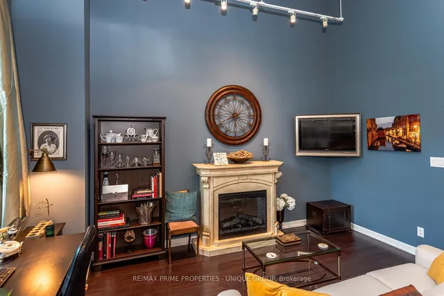 Additional image 6 of 380 Macpherson Ave Unit 209