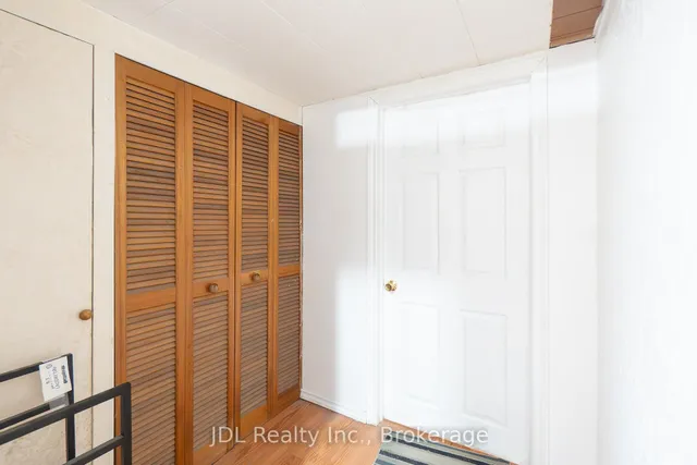 Additional image 31 of 121 Delmar Dr