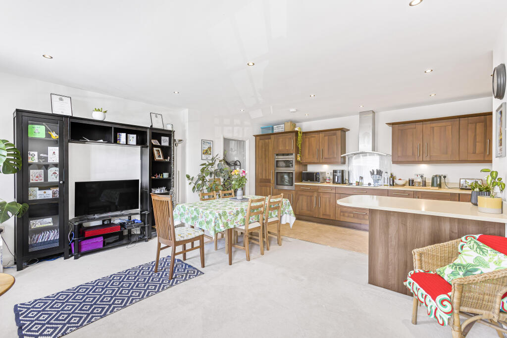 Additional image 4 of Rosanne House, Bridge Road, Welwyn Garden City, AL8 6DE